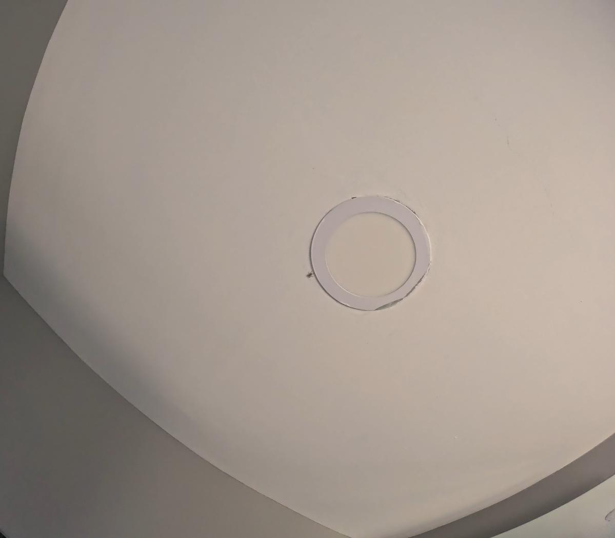 Plafón — instalación de luminaria