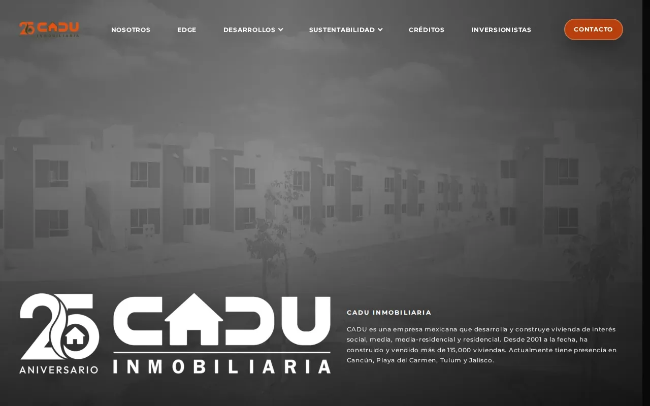 Captura de CADU Inmobiliaria con su logotipo y presentación de desarrollos de vivienda